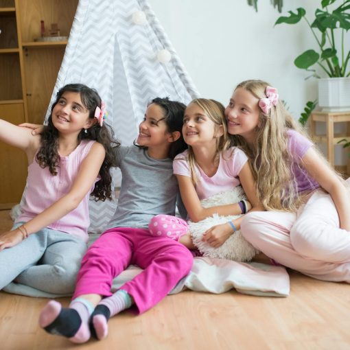 Có kiêng chụp ảnh 4 người không?