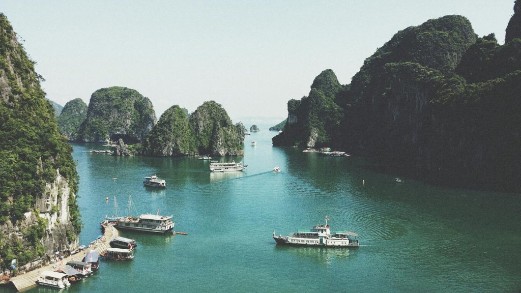 Hạ Long Bay được UNESCO công nhận vào năm nào?