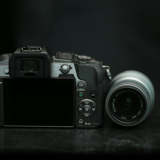 Máy ảnh trên di động và máy ảnh DSLR giống và khác nhau điểm nào