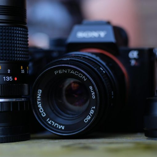 Nên mua máy ảnh cơ hay kỹ thuật số